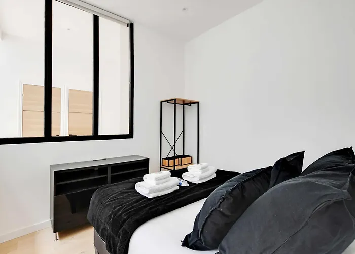 Authentique - 1br- 2p- Voltaire Daire