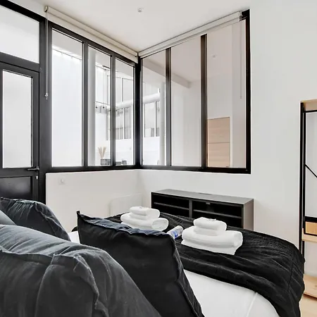 Authentique - 1br- 2p- Voltaire