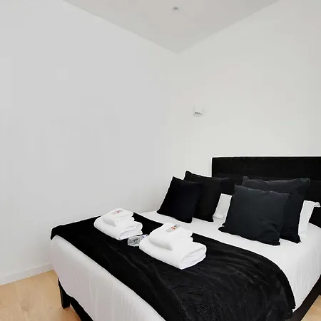 Authentique - 1br- 2p- Voltaire *